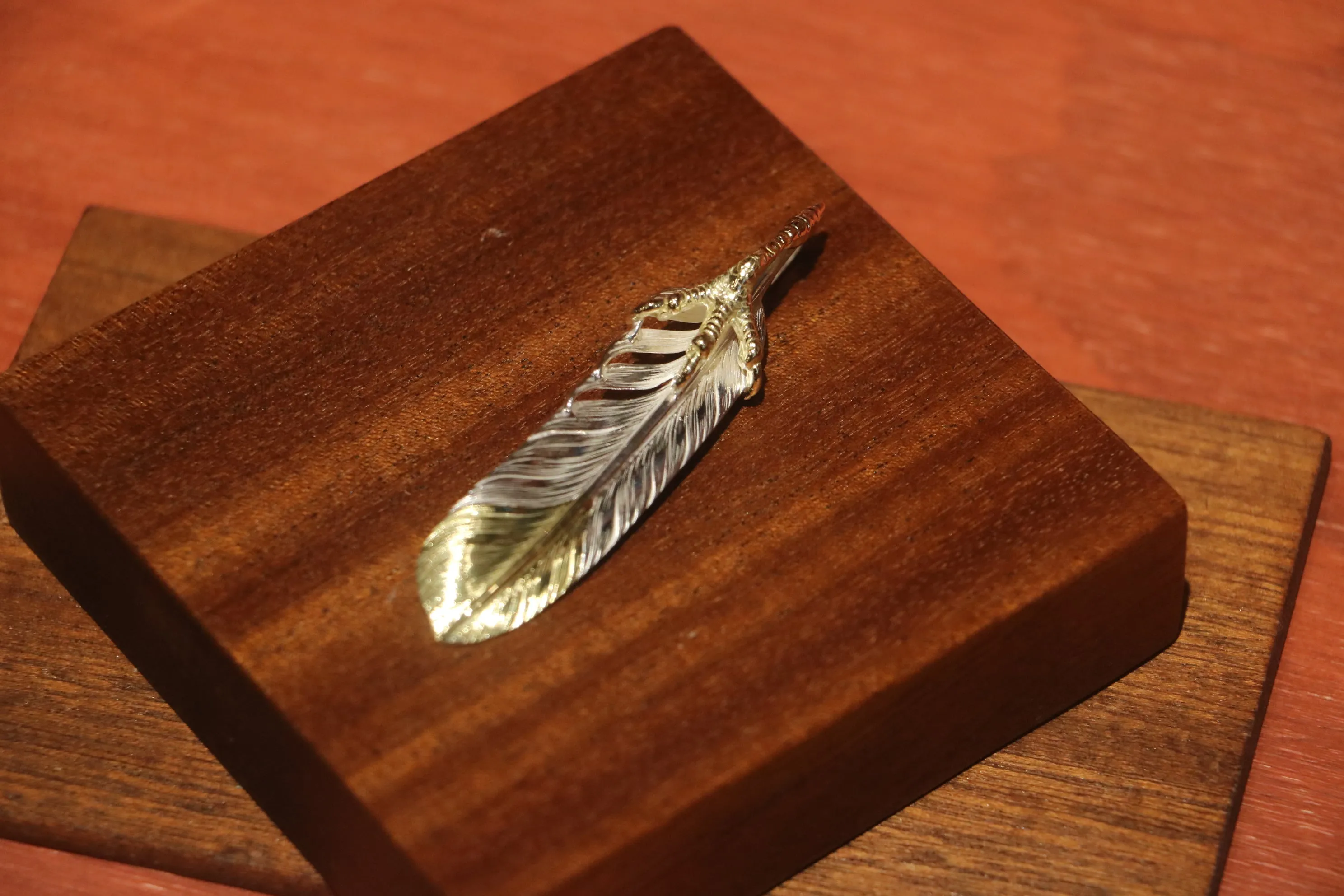 Albatory 18K Gold Claw Tip Gold Feather Pendant L