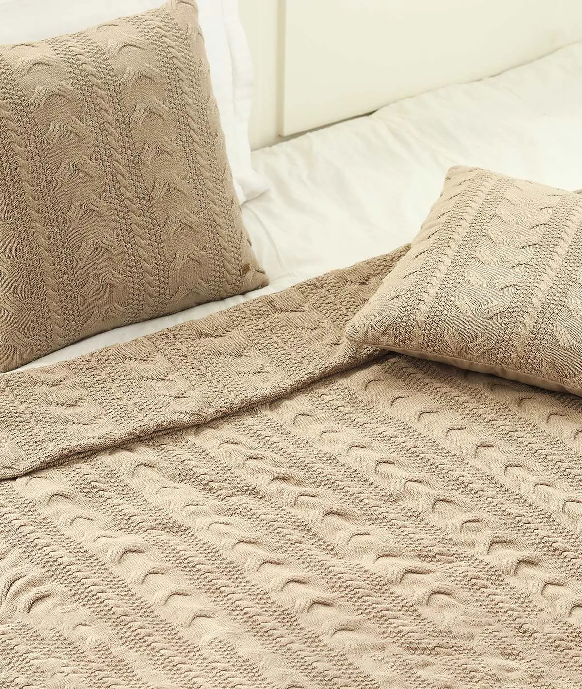 Classic Cable Gift Combo Knitted Single Bed AC Blanket & Cushion Covers in a Canvas Bag Packaging (Set of 4pcs) in Stone Color