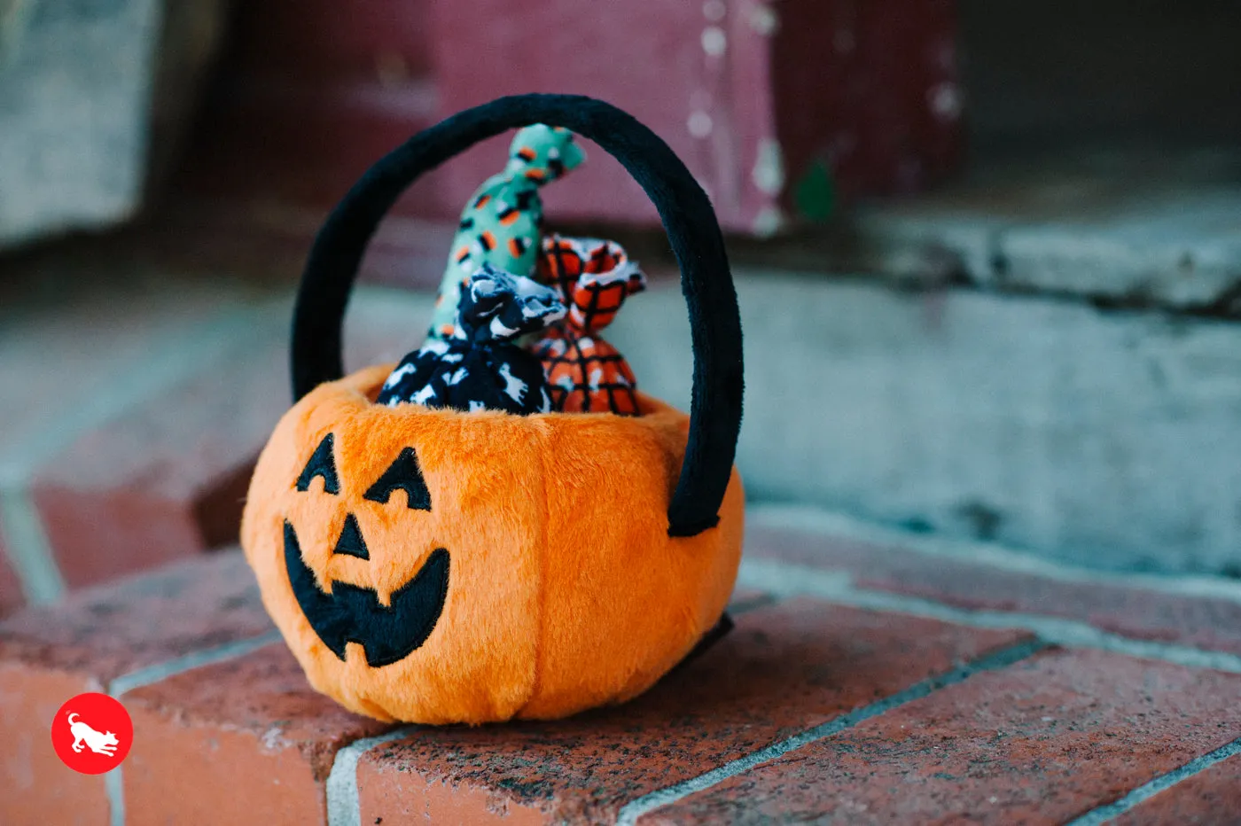 Howl-o-ween Treat Basket, Plush Dog Toy